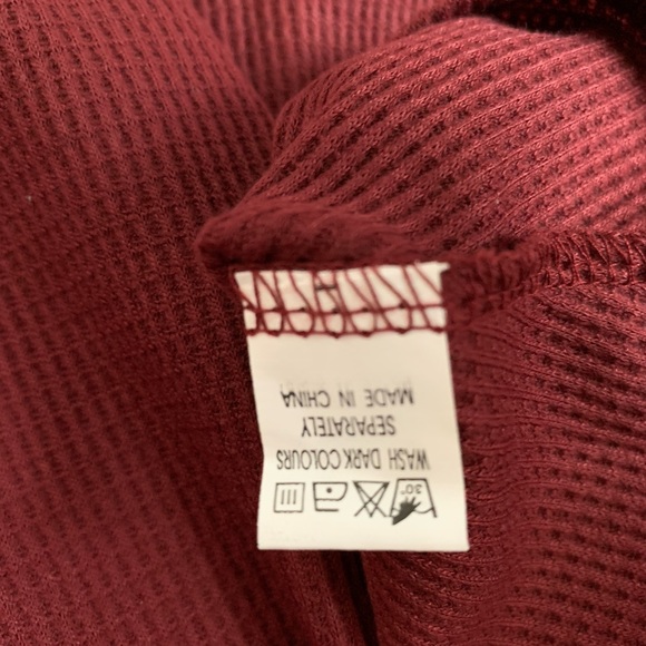๐๐NWOT๐๐ Burgundy Blouse Soft Medium-weight Thermal material Loose Fitting๐ - Picture 6 of 9